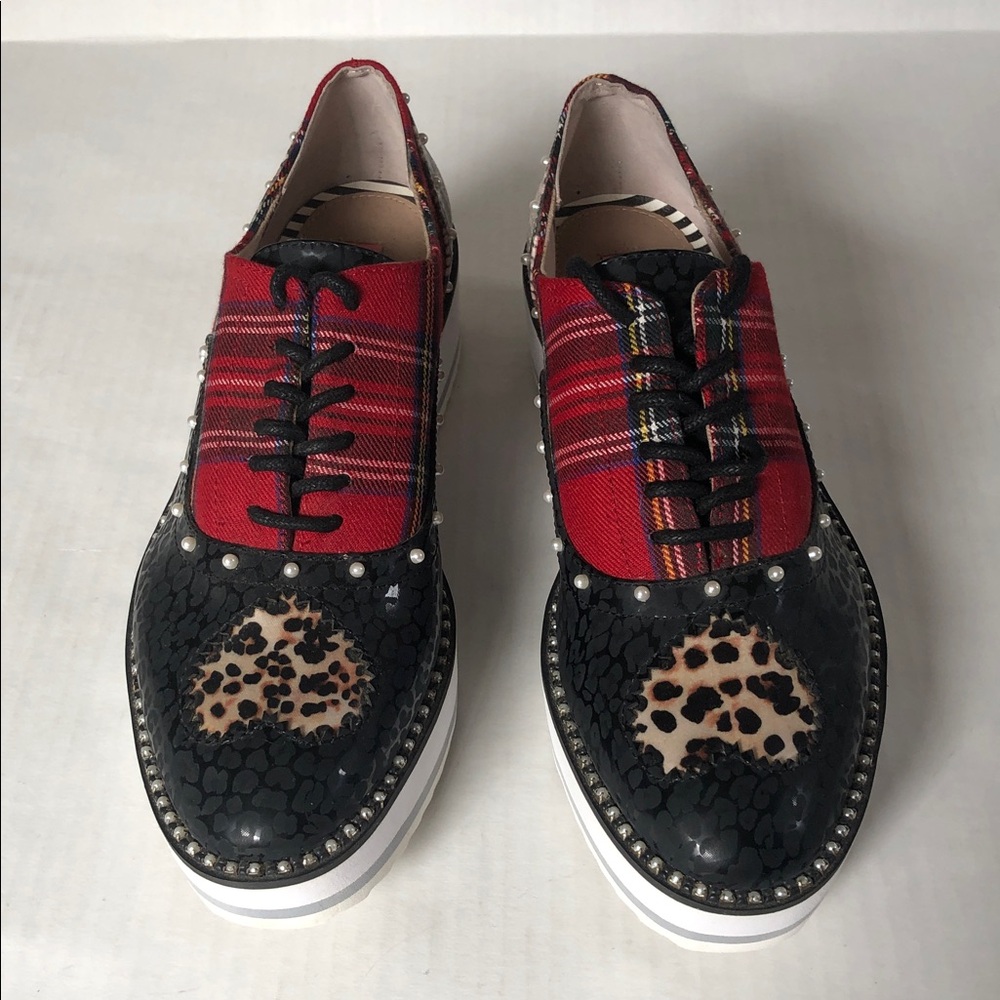Betsey Johnson Whimsical Red Plaid Animal Print Pearl Sneakers Size 8.5 - Picture 2 of 10